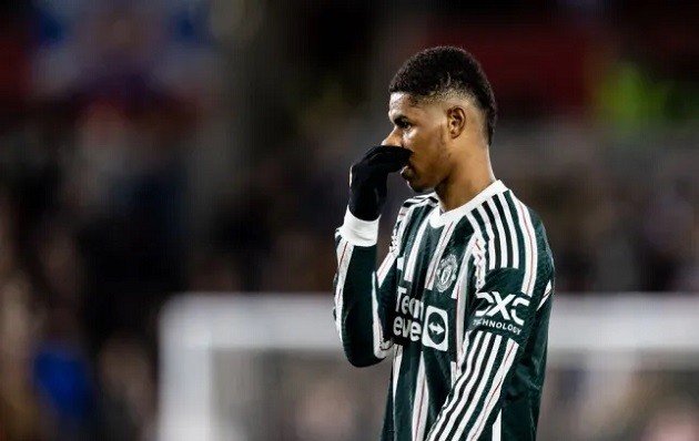 ‘He’s walking around’ – Jamie Redknapp slams Manchester United star Marcus Rashford during Brentford clash - Bóng Đá