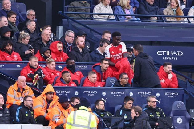 Bukayo Saka rời sân sớm, Mikel Arteta lên tiếng trấn an người hâm mộ - Bóng Đá