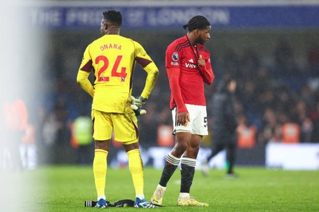 Thua đau Chelsea, Erik ten Hag vẫn 