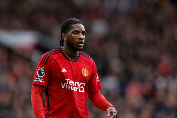 Những điều cần biết về sao trẻ Willy Kambwala của Man United - Bóng Đá