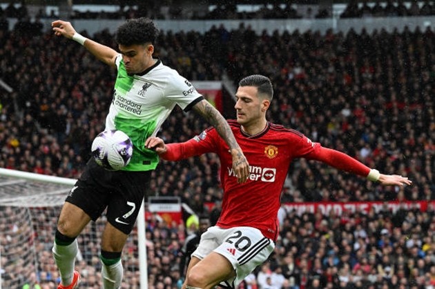 Gary Neville: Liverpool có thể ghi hai, ba bàn trước giờ nghỉ - Bóng Đá