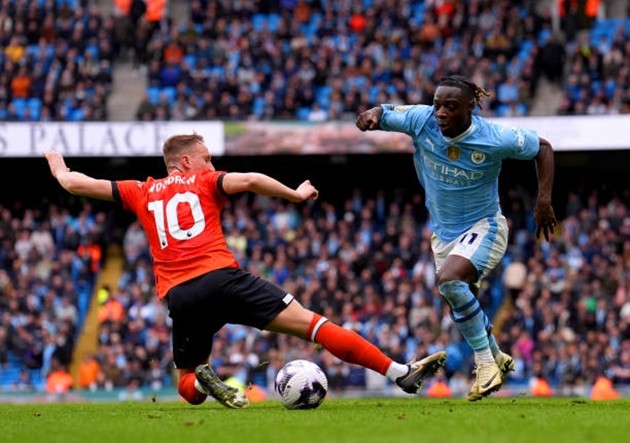 Pep Guardiola: Cạnh tranh với Liverpool và Arsenal là một đặc ân - Bóng Đá