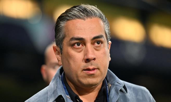 47-year-old could now replace Todd Boehly as Chelsea chairman - Bóng Đá