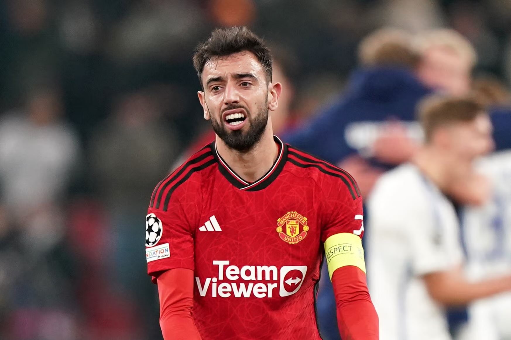 Ngã ngửa với Bruno Fernandes - Bóng Đá
