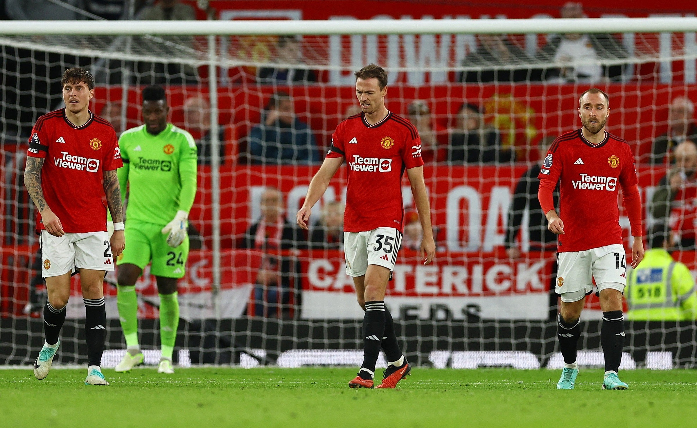 Ở Man Utd, nhìn đâu cũng thấy vấn đề - Bóng Đá