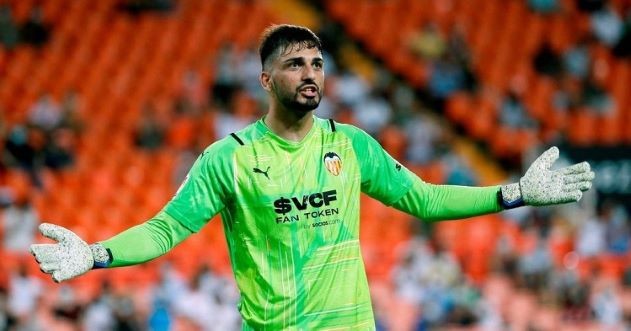 Chelsea 'keeping tabs on Giorgi Mamardashvili, Unai Simon' - Bóng Đá