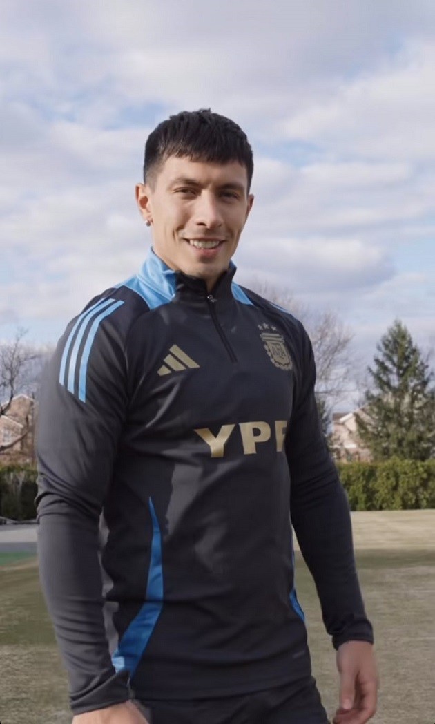 Lisandro Martinez pictured back in Argentina training during international break - Bóng Đá