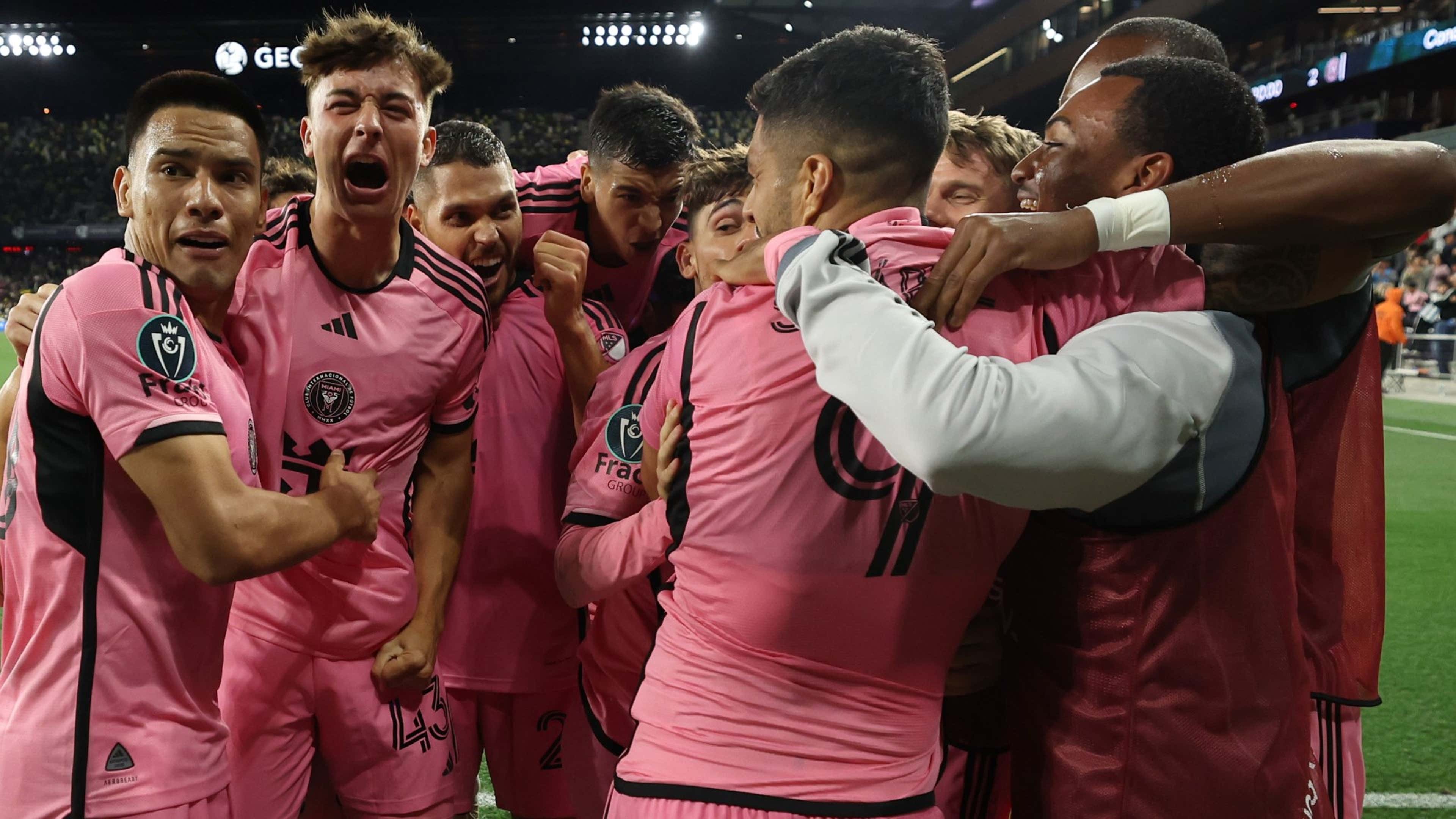 Thót tim với pha vào bóng triệt hạ Messi - Bóng Đá