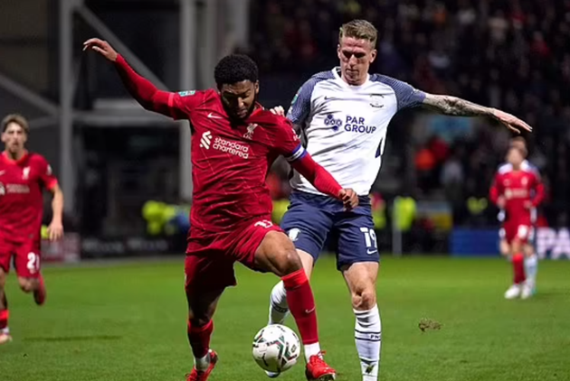 Klopp admits he has 'not happy' players in his Liverpool squad - Bóng Đá