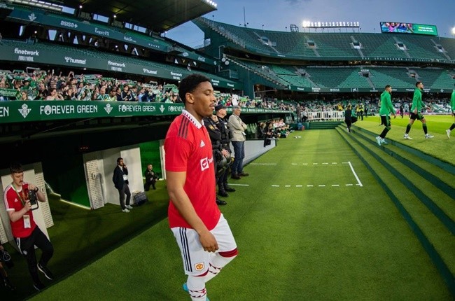 Ten Hag đang chờ câu trả lời từ Martial - Bóng Đá