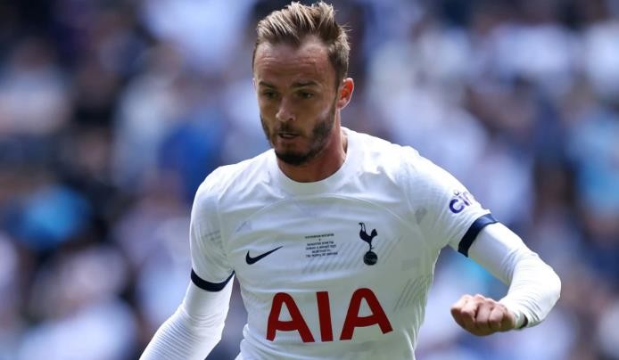 Former Arsenal forward Kevin Campbell believes Martin Odegaard is better than Tottenham’s summer signing James Maddison. - Bóng Đá