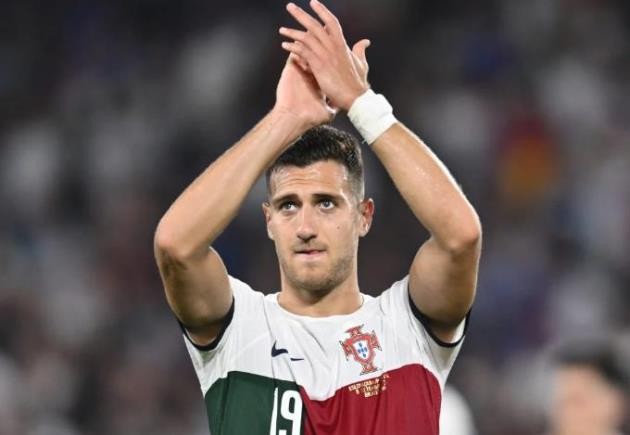 89 per cent passing, one key pass: Manchester United star dominates in 71-touch record breaking international win Dalot - Bóng Đá