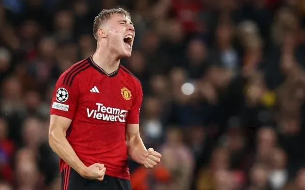 Paul Scholes compares Manchester United star Ramus Hojlund to Ruud van Nistelrooy after Champions League brace - Bóng Đá