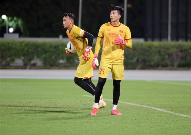 Văn Hoàng cập bến Hà Nội: Sự mạo hiểm có lý - Bóng Đá