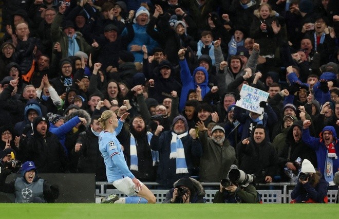 Haaland giúp cửa hàng đồ lót tăng vọt 45% nhờ bức ảnh gây sốt - Bóng Đá