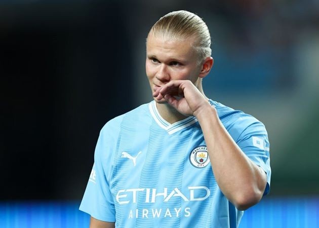 Hãy là Hojlund độc nhất, đừng là Haaland 2.0 - Bóng Đá