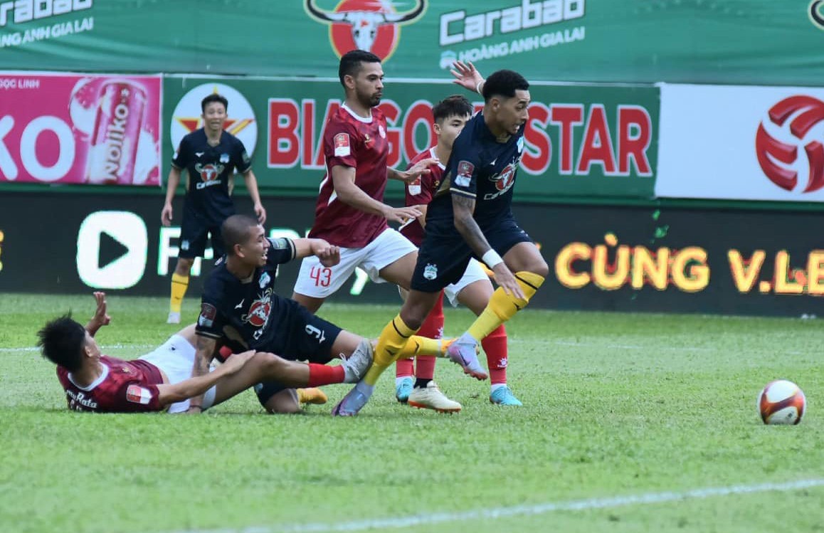 V-League 2023: HAGL nguy cơ đua trụ hạng - Bóng Đá
