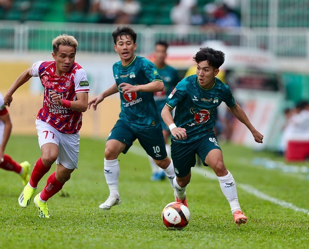 Vòng 14 V-League: HAGL bứt tốc; 