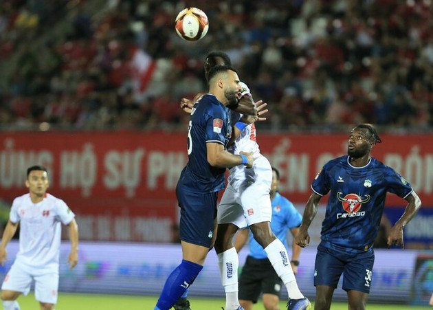 HLV Kiatisuk nói sự thật đau lòng về HAGL; Hoàng Đức có thể sang Hàn Quốc thi đấu - Bóng Đá