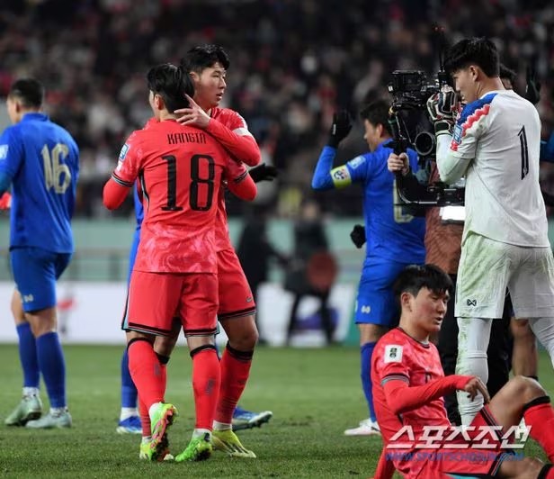 Hòa Thái Lan, HLV Hwang Sun-hong nói lý do để Lee Kang-in vào sân - Bóng Đá