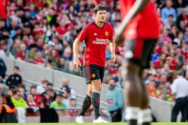 Cạn lời! Harry Maguire lại xử lý ngáo ngơ khiến M.U ôm hận - Bóng Đá