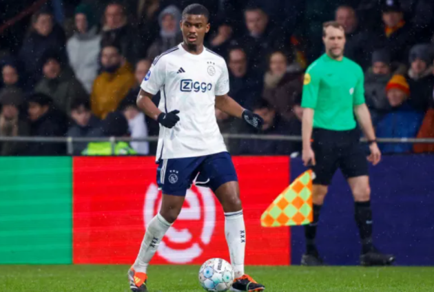 Arsenal transfer target Jorrel Hato set to sign new Ajax deal - Bóng Đá