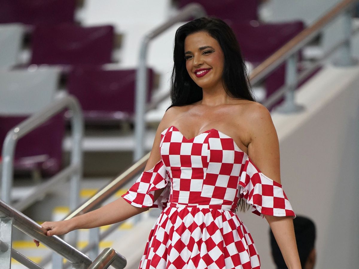CĐV sexy nhất World Cup thách thức Qatar - Bóng Đá