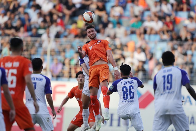 VAR và trọng tài ngoại sẽ hiện diện ở chặng nước rút V-League 2023 - Bóng Đá