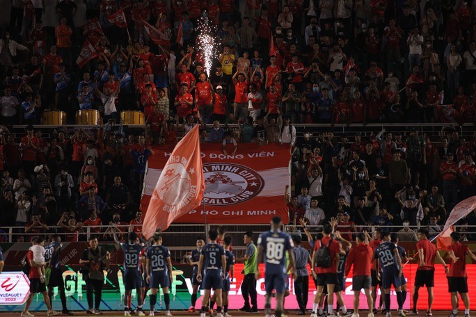 Trụ hạng thành công, HLV Vũ Tiến Thành thừa nhận CLB TP HCM yếu nhất V-League - Bóng Đá