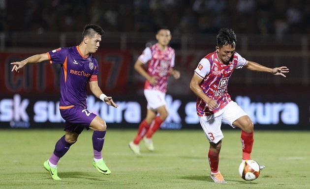 'Lứa cũ HAGL phòng ngự rất kém'; 'Bình Dương không có người nên phải dùng Tiến Linh' - Bóng Đá