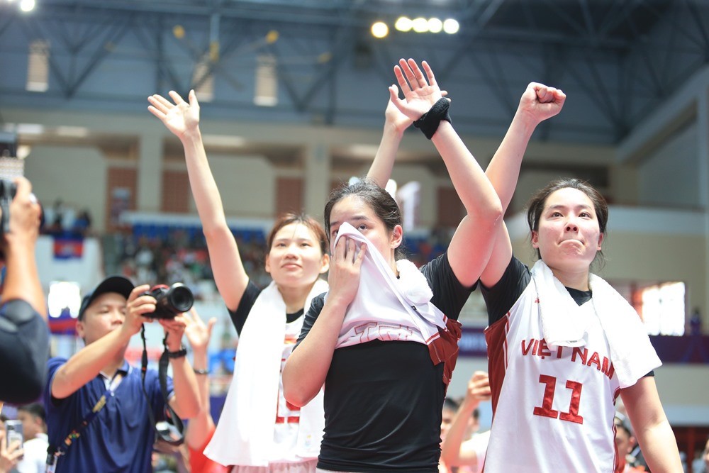 Bóng rổ 3x3 Việt Nam giành HCV lịch sử tại SEA Games 32 - Bóng Đá