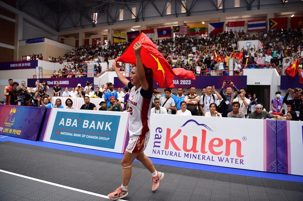 Bóng rổ 3x3 Việt Nam giành HCV lịch sử tại SEA Games 32 - Bóng Đá