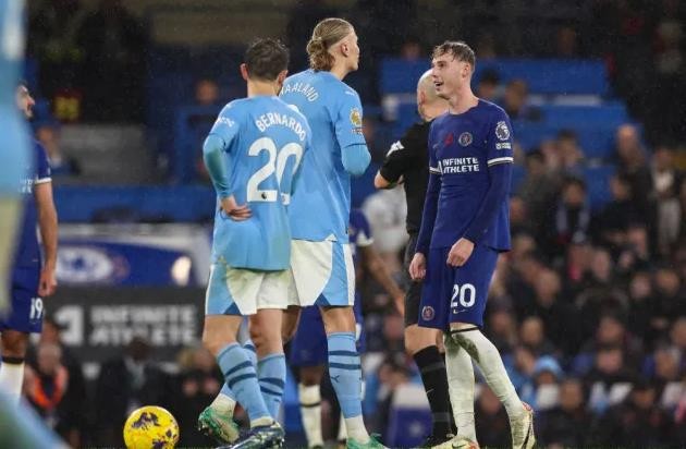 Cole Palmer shoved by Erling Haaland for cheeky move in Chelsea’s draw with Manchester City - Bóng Đá