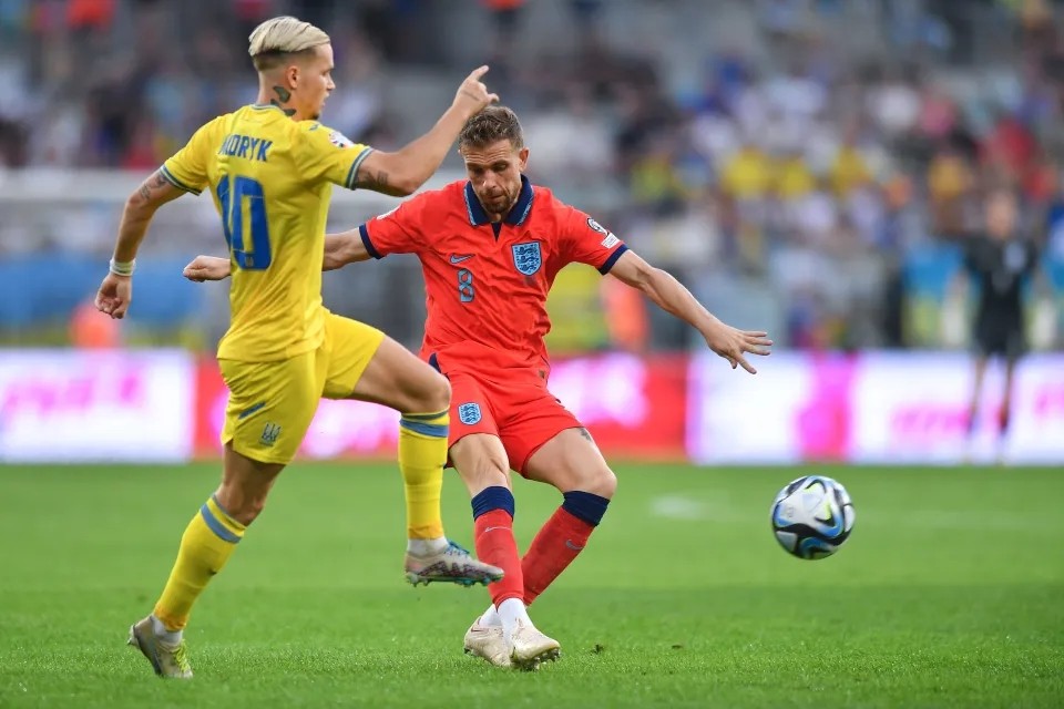 Jordan Henderson bị chỉ trích vì sang Saudi Arabia - Bóng Đá