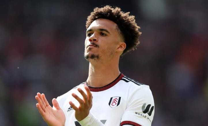 Chelsea, M.U tranh mua Antonee Robinson - Bóng Đá