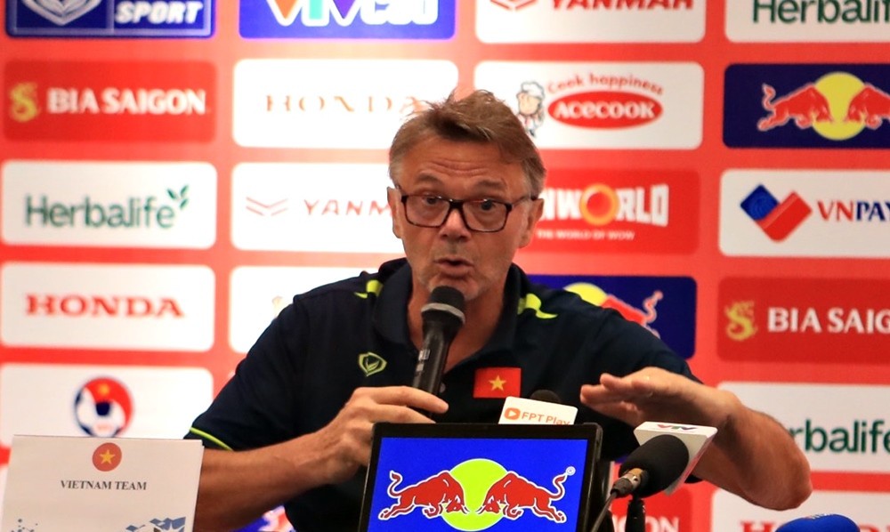HLV Philippe Troussier: Văn Quyết nằm trong tính toán của tôi - Bóng Đá