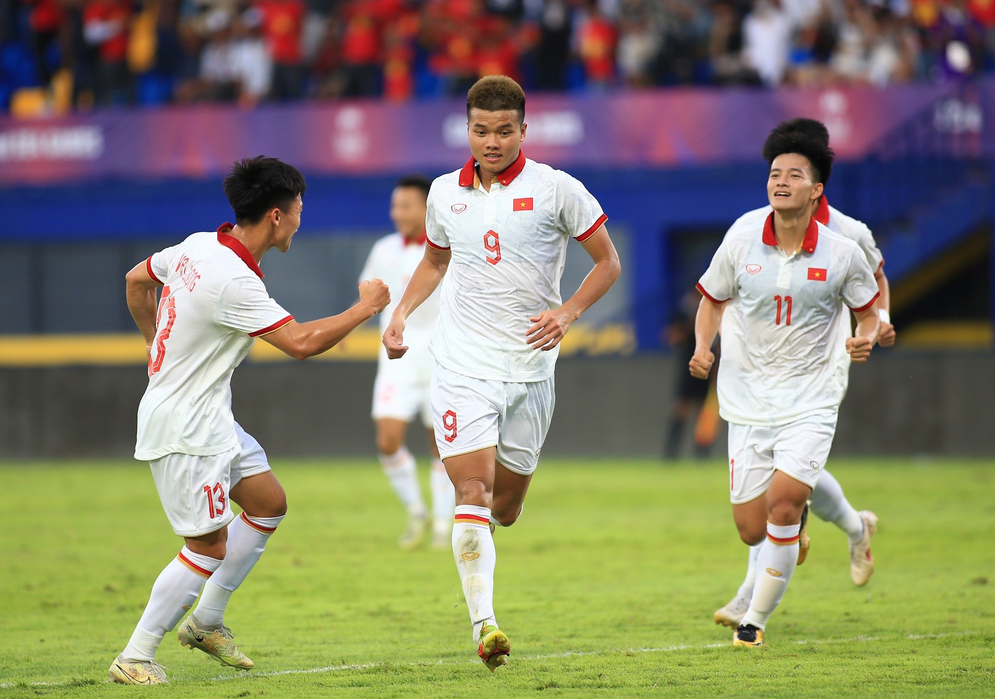 HLV Philippe Troussier: Lẽ ra U22 Việt Nam phải ghi nhiều bàn hơn - Bóng Đá