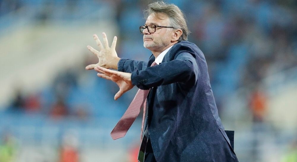 Cựu tuyển thủ Việt Nam nói thẳng về trình độ của HLV Philippe Troussier - Bóng Đá