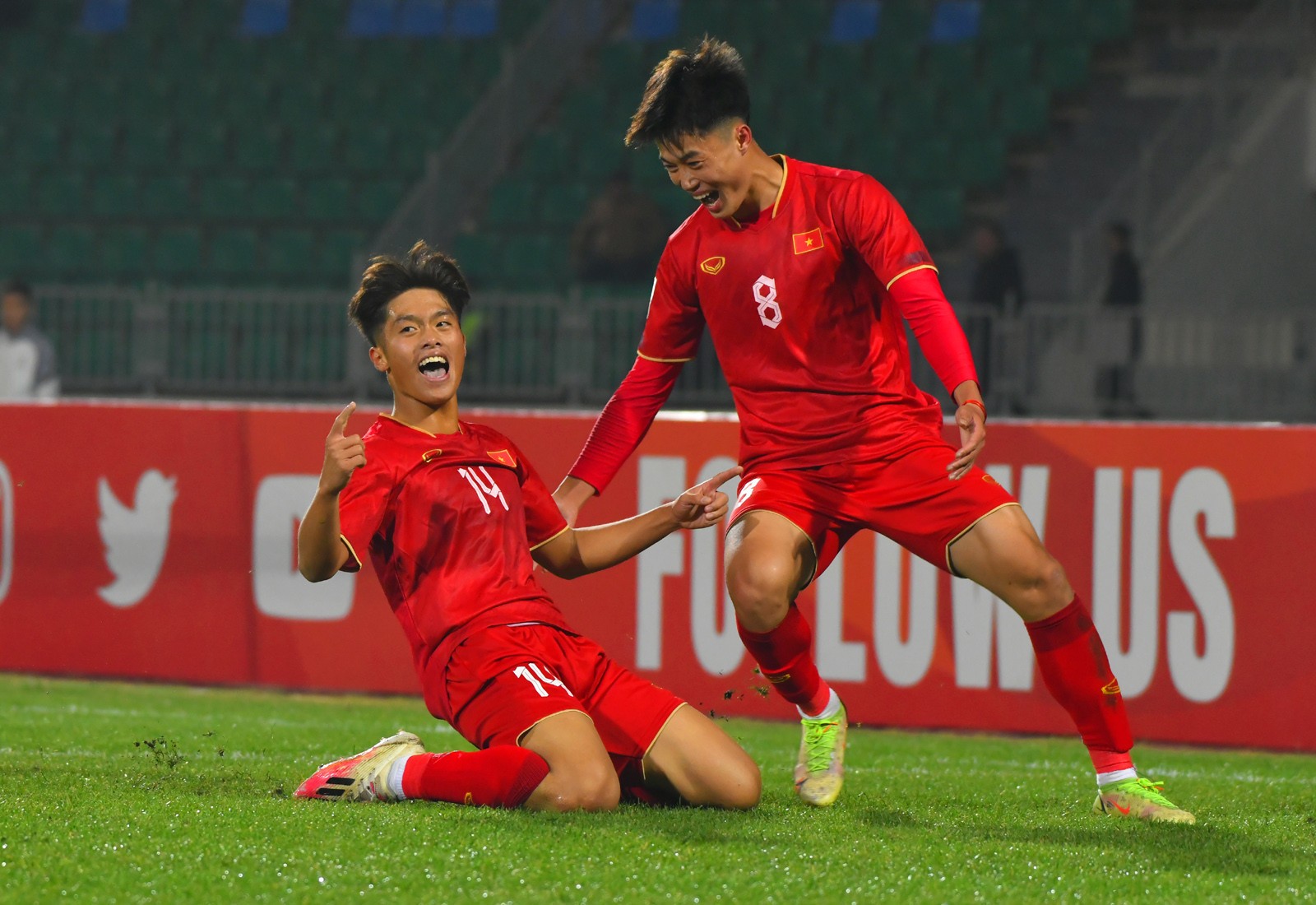 HLV Hoàng Anh Tuấn và ông Troussier có chung mục tiêu World Cup - Bóng Đá