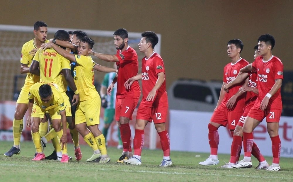 Trưởng ban trọng tài VFF lên tiếng vụ 'bẻ còi' trận Viettel vs Thanh Hóa - Bóng Đá