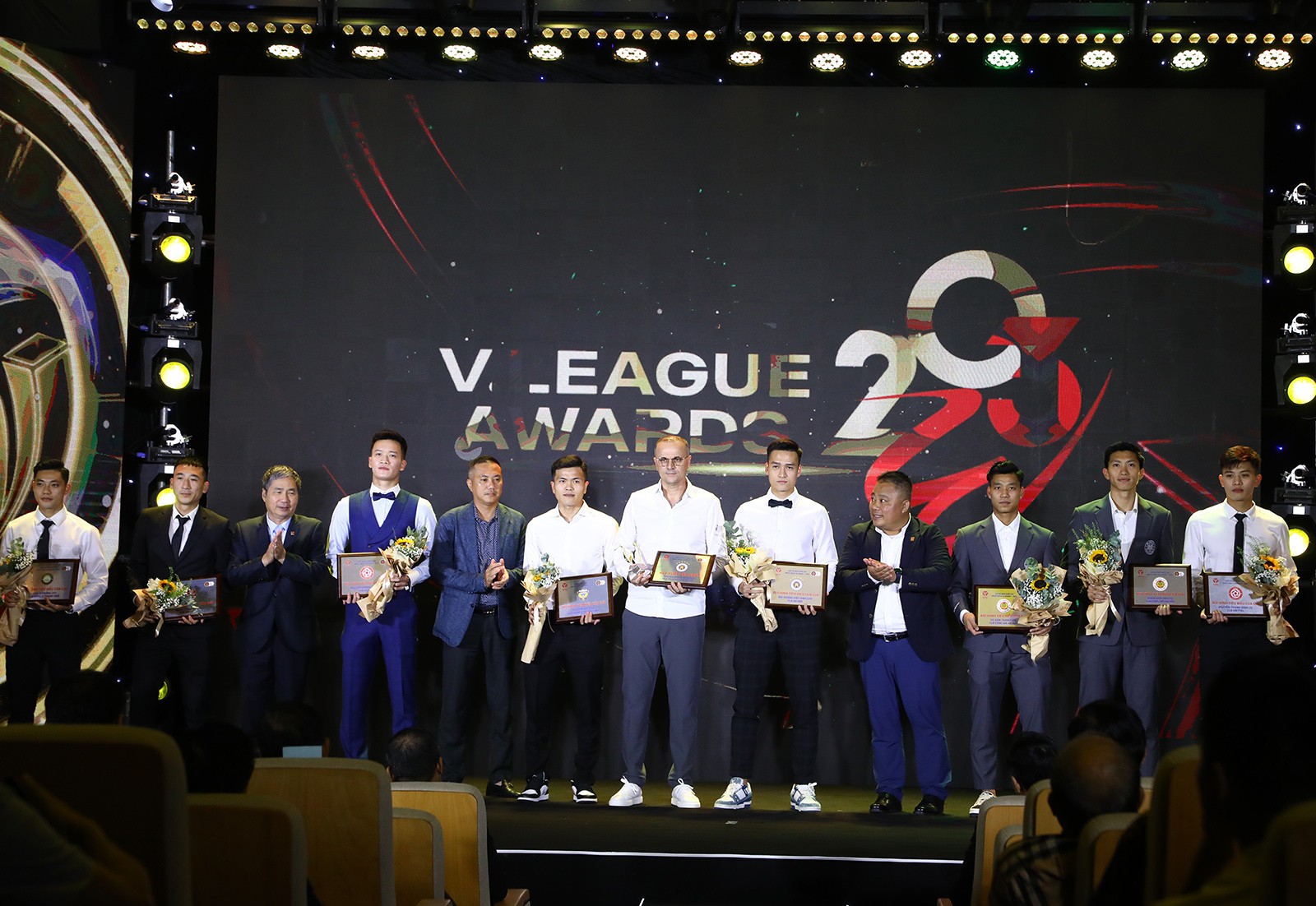 Hoàng Đức xuất sắc nhất V-League 2023 - Bóng Đá