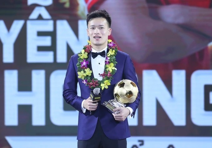 Hoàng Đức nói điều tiếc nuối sau khi giành Quả bóng vàng Việt Nam 2023 - Bóng Đá