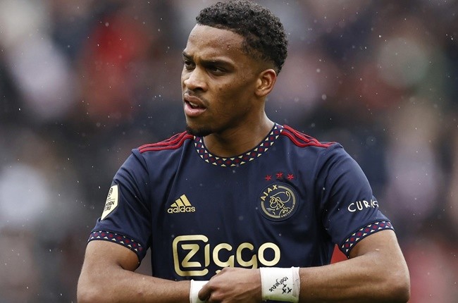 Man Utd tiến gần 