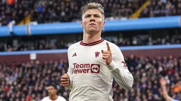 Raphael Varane identifies two Man Utd stars who are doing really well, says one has been working ‘very hard’ - Bóng Đá