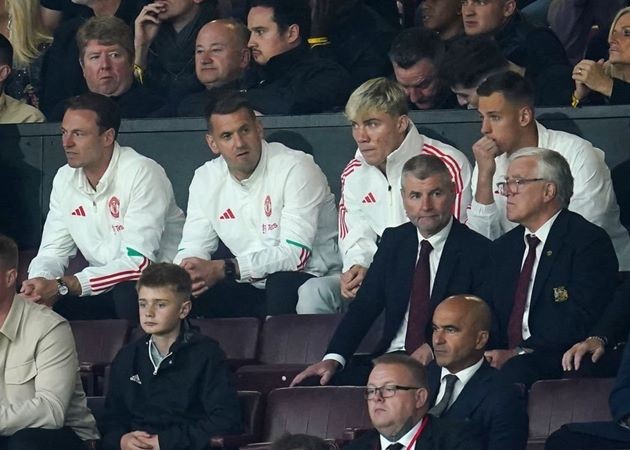 Chạm bóng 20 lần, 0 cú sút trúng đích: Ngày tàn của Martial đã đến? - Bóng Đá