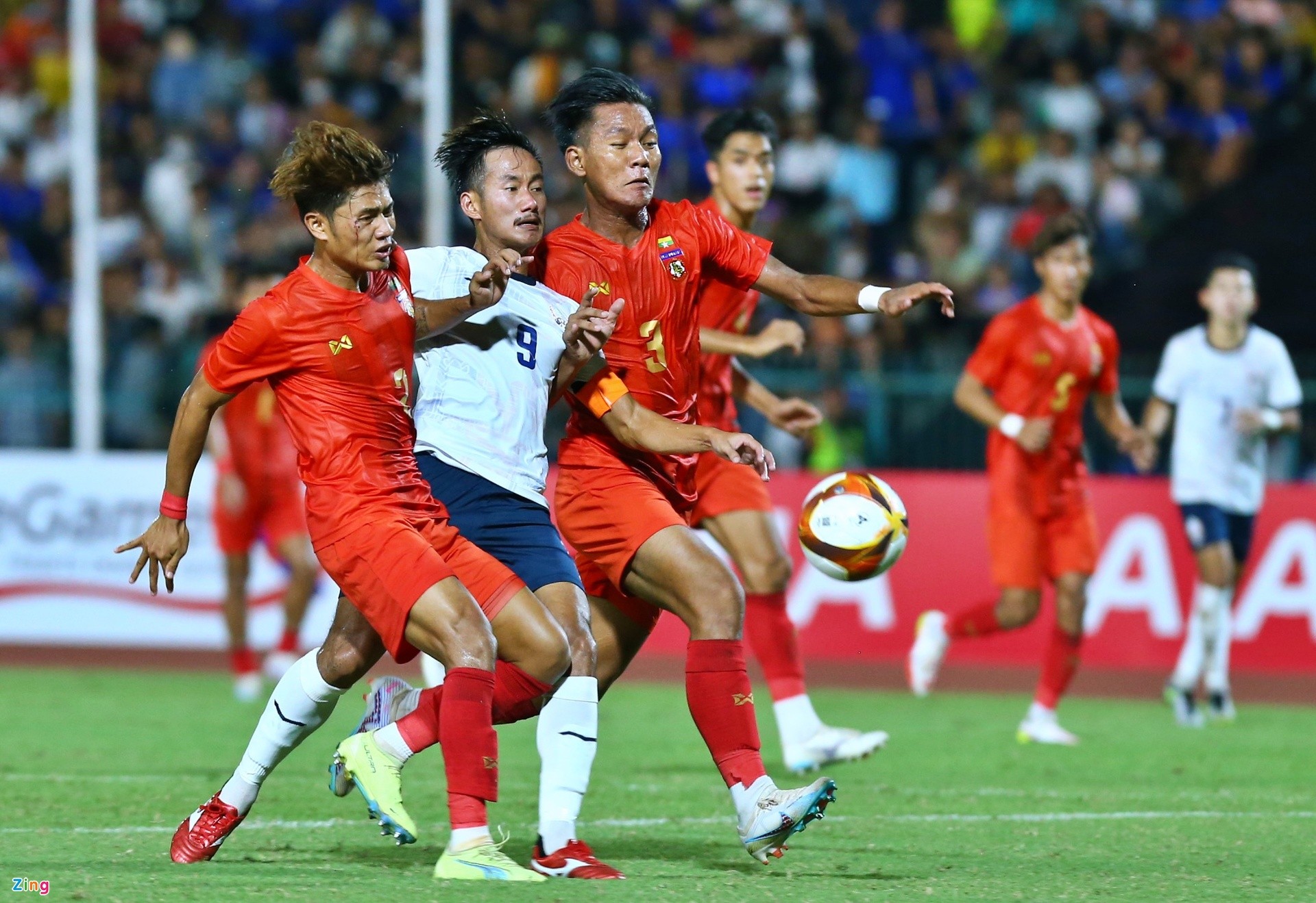 Honda bỏ vào trong khi U22 Campuchia thua Myanmar - Bóng Đá