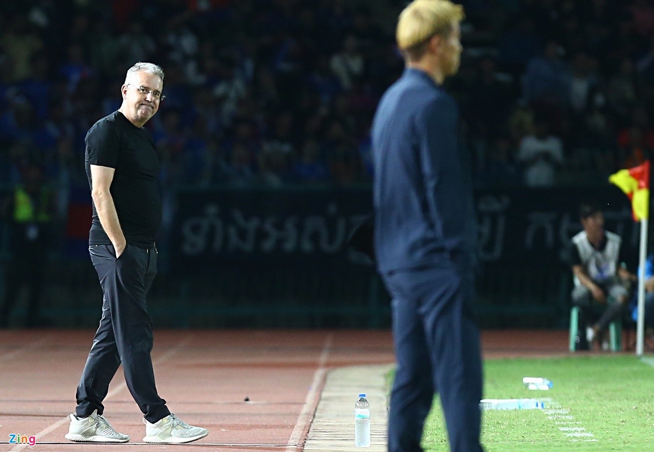 Honda bỏ vào trong khi U22 Campuchia thua Myanmar - Bóng Đá