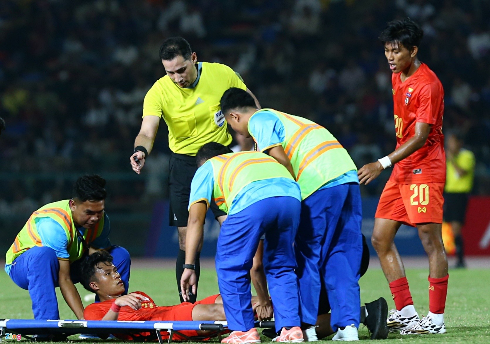 Honda bỏ vào trong khi U22 Campuchia thua Myanmar - Bóng Đá