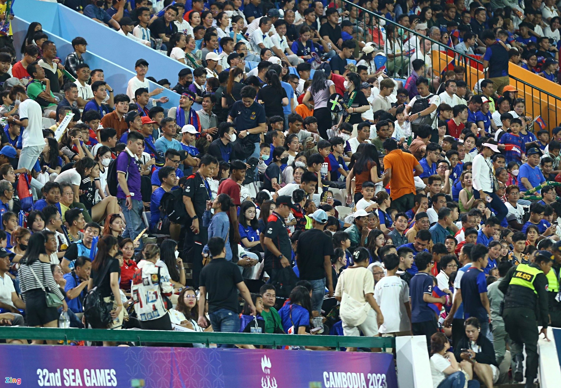 Honda bỏ vào trong khi U22 Campuchia thua Myanmar - Bóng Đá