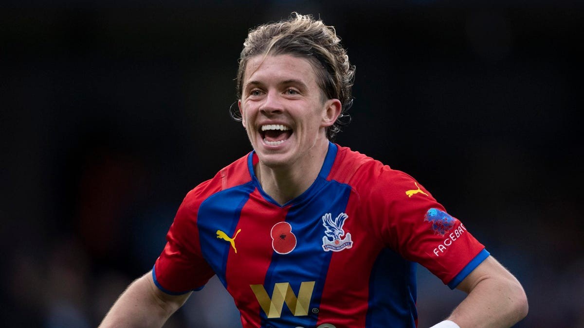 Tony Cascarino has warned Chelsea it would be a travesty if Conor Gallagher was not given the opportunity  - Bóng Đá